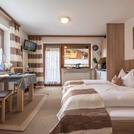 Ferienwohnung Gästeheim Krößbach Neustift im Stubaital Zimmer foto